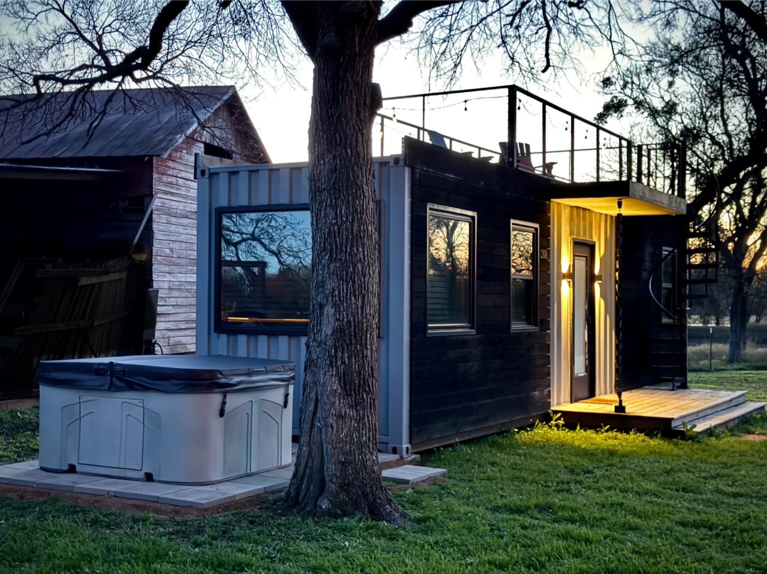 The Blue Ridge Container Home with Hot Tub - VillaStay™